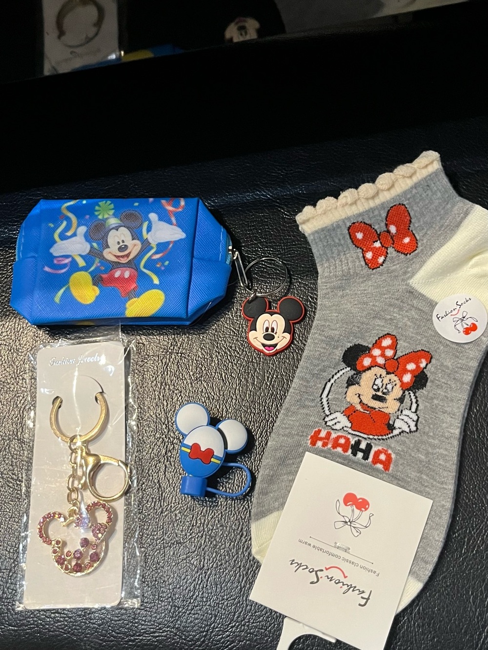 Mickey Minnie Mouse Bundle(4): Coin purse,Keychain,Mickey straw cap,Minnie socks